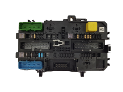 Sicherungskasten Relaiskasten Opel 13220831 5DK008669-53 GM Hella 19077 Sicherungskasten Relaiskasten Opel 13220831 5DK008669-53 GM Hella 19077