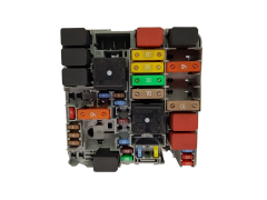 Sicherungskasten Relaiskasten Fiat 13687865 Delphi Sicherungskasten Relaiskasten Fiat 13687865 Delphi