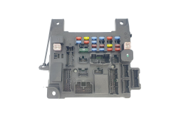 Sicherungskasten Relaiskasten Mitsubishi 8637A643 L8637-002A 