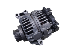 Lichtmaschine Generator 7700434899 0124325031 Bosch 1.4 Renault Clio 2 Kangoo Lichtmaschine Generator 7700434899 0124325031 Bosch 1.4 Renault Clio 2 Kangoo