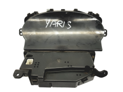 Tacho Kombiinstrument Toyota Yaris 40898
