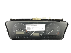 Tacho Kombiinstrument VW Passat 3A0919033E 110008650003 Tacho Kombiinstrument VW Passat 3A0919033E 110008650003