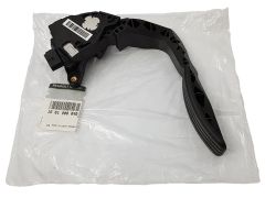Pedalwertgeber Original Renault Megane III SM3 Fluence 180100009R Pedalwertgeber Original Renault Megane III SM3 Fluence 180100009R