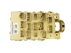 Sicherungskasten Relaiskasten Toyota 82730-0D020-A 31576