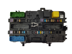 Sicherungskasten Relaiskasten Opel 13220831 5DK008669-53 GM Hella 19106 Sicherungskasten Relaiskasten Opel 13220831 5DK008669-53 GM Hella 19106