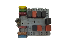 Sicherungskasten Relaiskasten Fiat 46796538 0046796538057657 Sicherungskasten Relaiskasten Fiat 46796538 0046796538057657