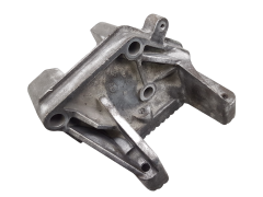 Motorhalter Renault Master 2 Movano 8200454462 2.5 DCI Motorhalter Renault Master 2 Movano 8200454462 2.5 DCI