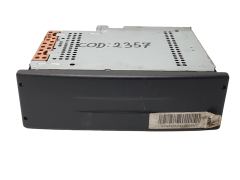 Autoradio Tuner Renault 8200205833 --C RENRAT120-52 2357
