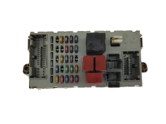 Sicherungskasten Relaiskasten Fiat 51734379 51733921 501210050080 Delphi 20547