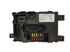 Sicherungskasten Relaiskasten Fiat 00517954290 28079637 Delphi 19728