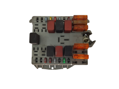 Sicherungskasten Relaiskasten Fiat 51763771 Delphi 20615