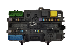 Sicherungskasten Relaiskasten Opel 13220831 5DK008669-53 GM Hella 19526 Sicherungskasten Relaiskasten Opel 13220831 5DK008669-53 GM Hella 19526