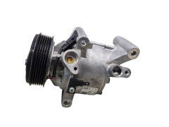Kompressor Klimaanlage 926005154R Valeo Dacia Duster Sandero 2 0km