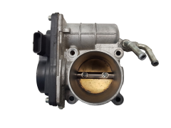 Drosselklappe Nissan RME50-18 SERA526-01 Hitachi 3225