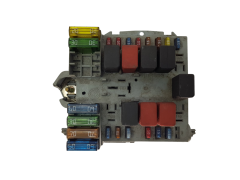 Sicherungskasten Relaiskasten Fiat 46796539 0046796539057657 Delphi 20027 Sicherungskasten Relaiskasten Fiat 46796539 0046796539057657 Delphi 20027