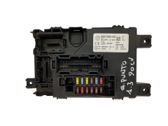 Sicherungskasten Relaiskasten Fiat 00517986150 28122166 97RI-010040 Delphi 9829