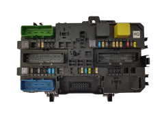 Sicherungskasten Relaiskasten Opel 13220831 5DK008669-53 GM Hella 20823 Sicherungskasten Relaiskasten Opel 13220831 5DK008669-53 GM Hella 20823