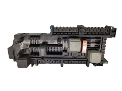 Sicherungskasten Relaiskasten Mercedes 0-1718781-1 748038 1718783 Tyco Hella 16