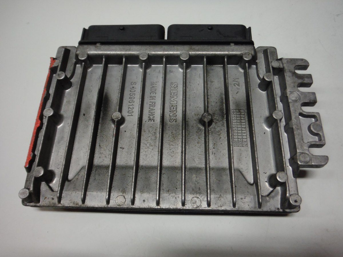Sterownik Silnika Siemens S110030058A Clio II 2 main product photo